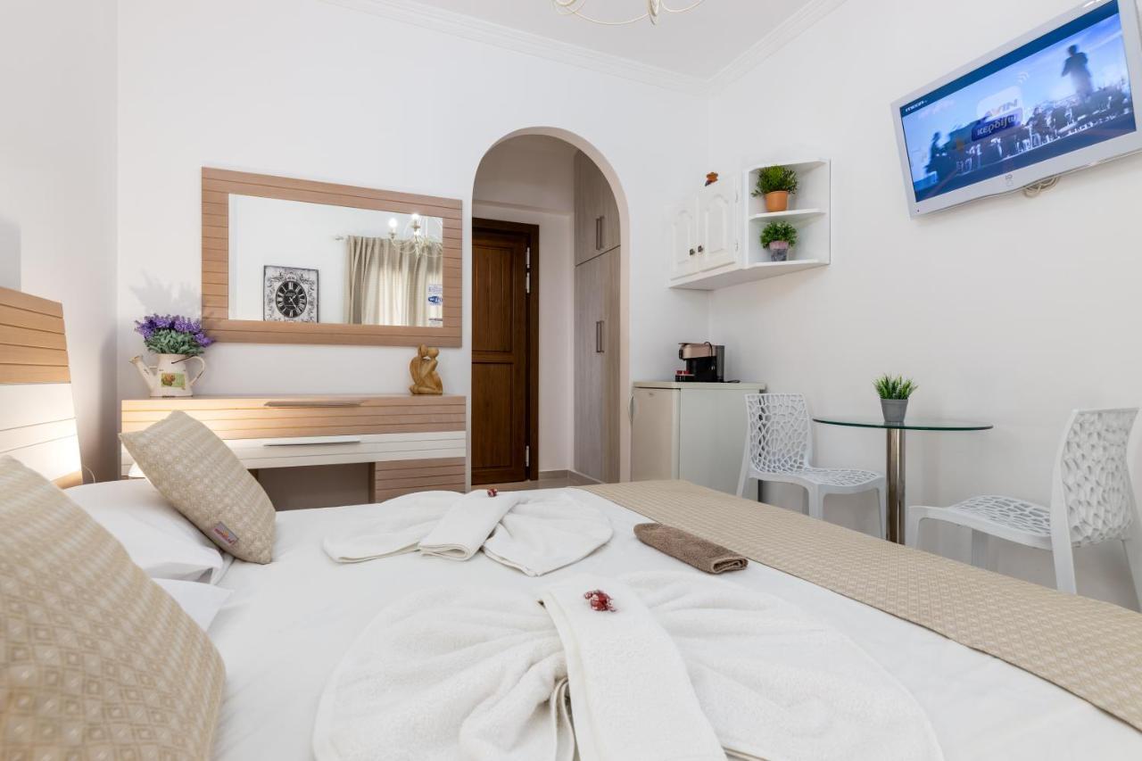 Panos Luxury Studios Páros Eksteriør billede